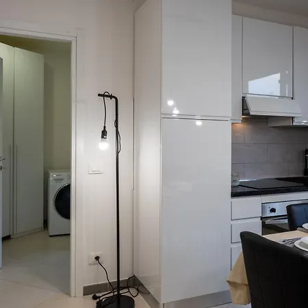 Guesthost - Modern Santo Stefano di Magra