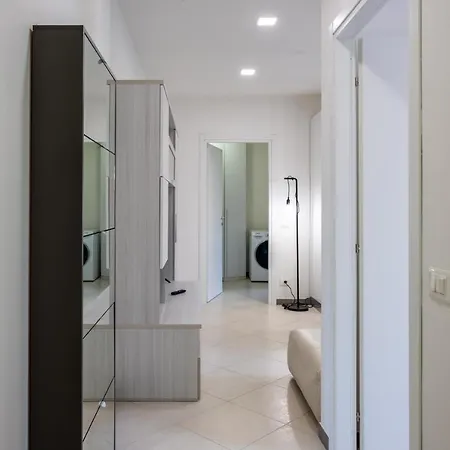 Guesthost - Modern * Santo Stefano di Magra