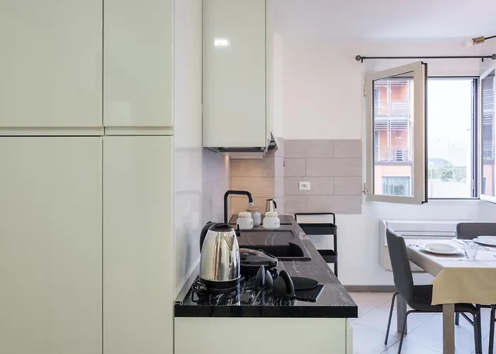 Guesthost - Modern Apartment Santo Stefano di Magra