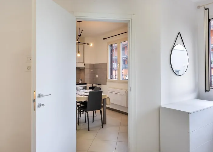 Guesthost - Modern Apartment Santo Stefano di Magra