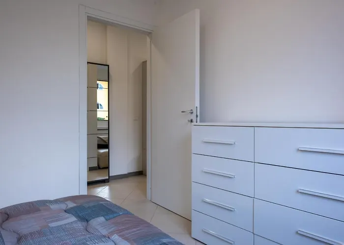 Guesthost - Modern Apartment Santo Stefano di Magra