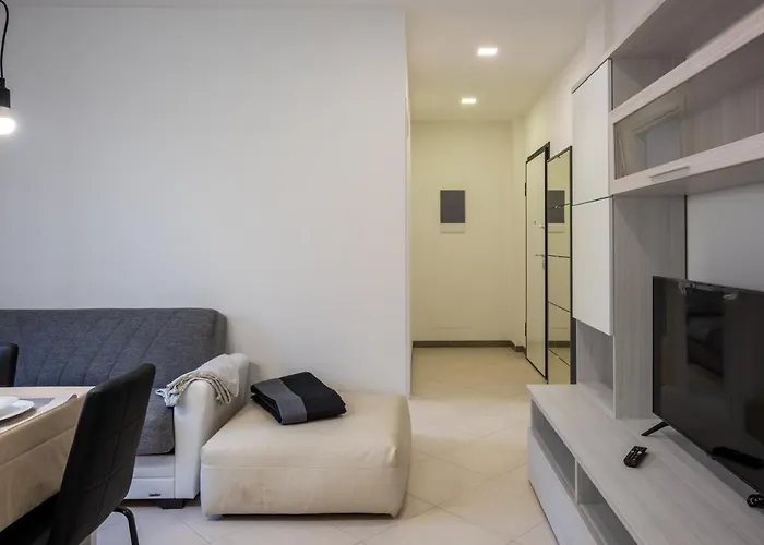 Guesthost - Modern Apartment
