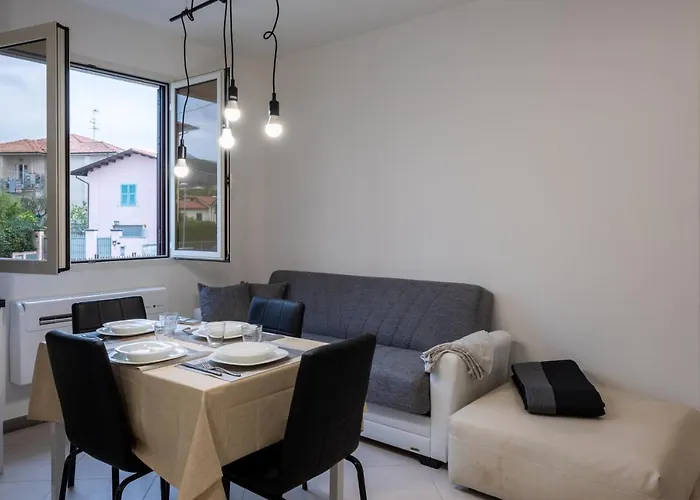 Guesthost - Modern Santo Stefano di Magra